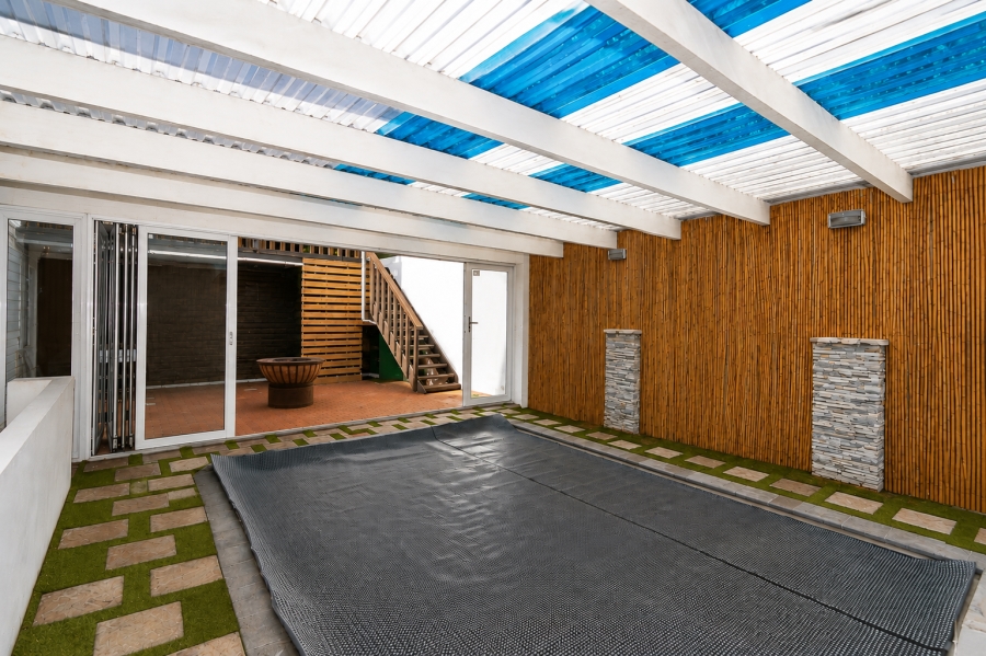 7 Bedroom Property for Sale in Kleinbaai Western Cape
